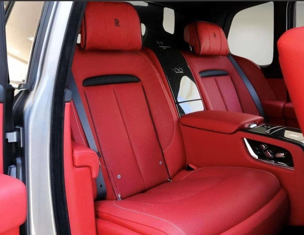 Rolls Royce Cullinan Black Badge view 3