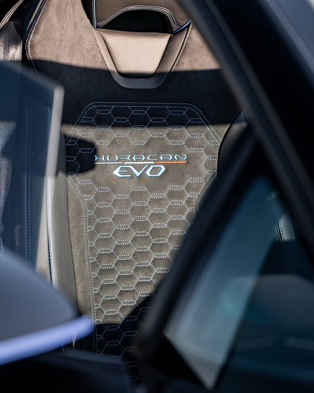 Lamborghini Huracan Evo Spyder view 2